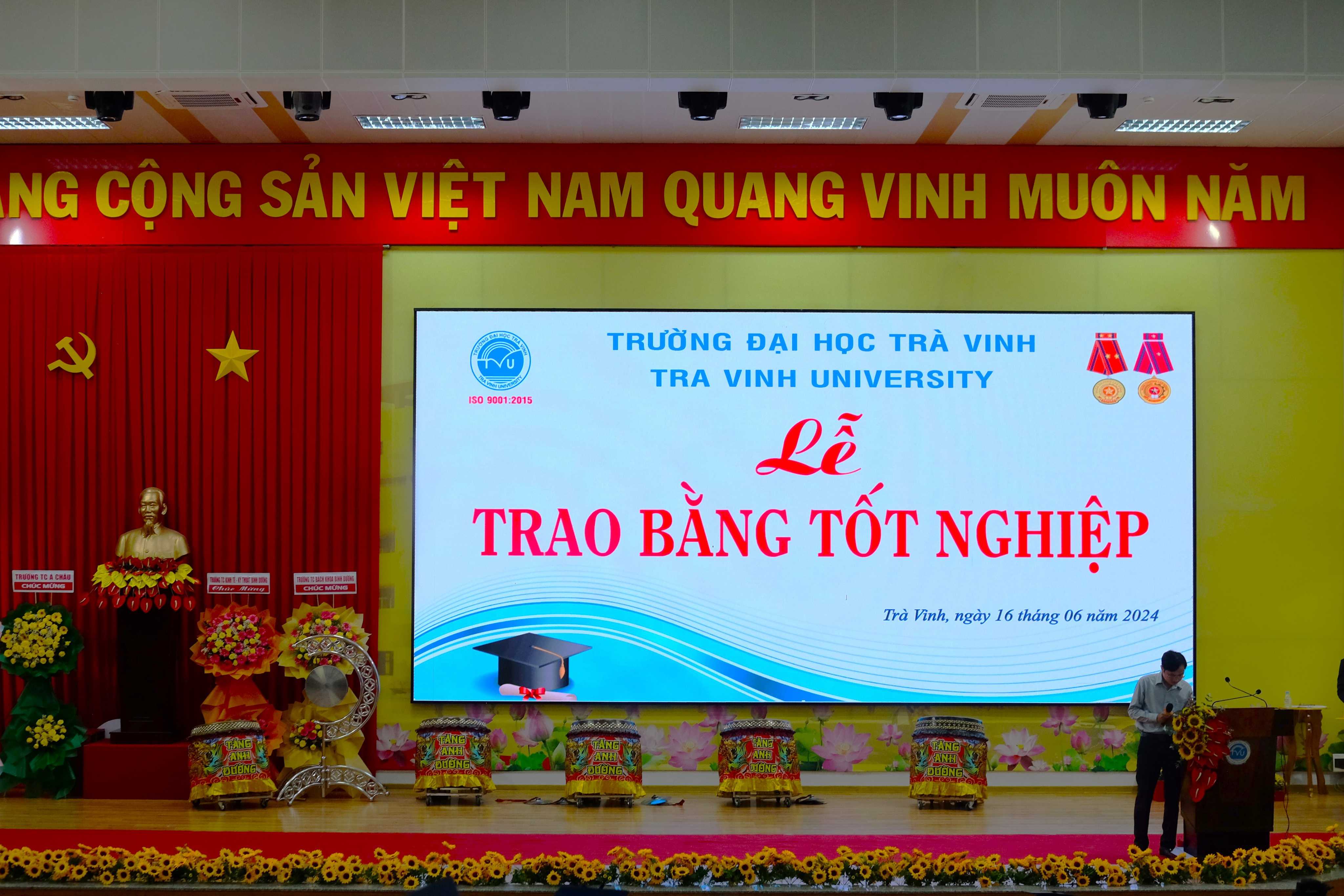 Hoạt động Uni
